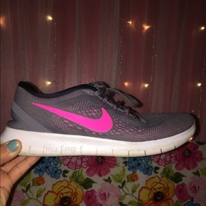 Nike free runs!! NEW
